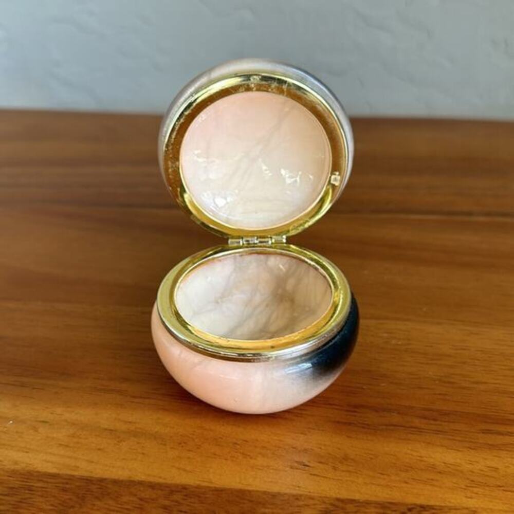 Floral black‎ and peach trinket pill box hinged vintage heavy - Picture 4 of 5